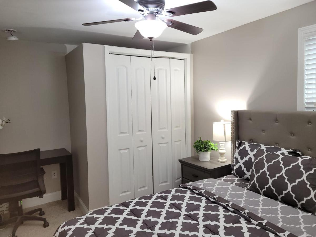 Apartment With Brand New Furniture And Large Parking West Seneca Kültér fotó
