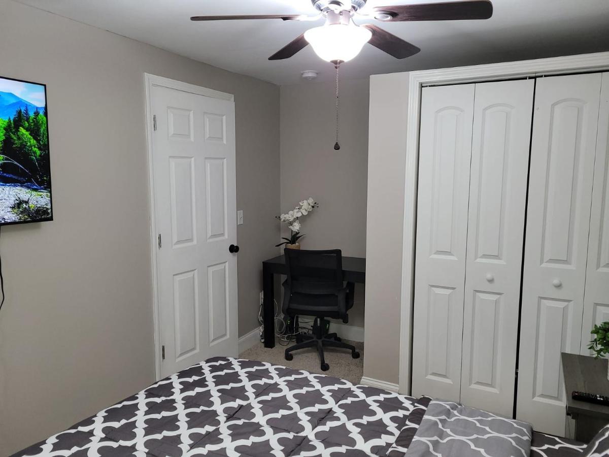 Apartment With Brand New Furniture And Large Parking West Seneca Kültér fotó