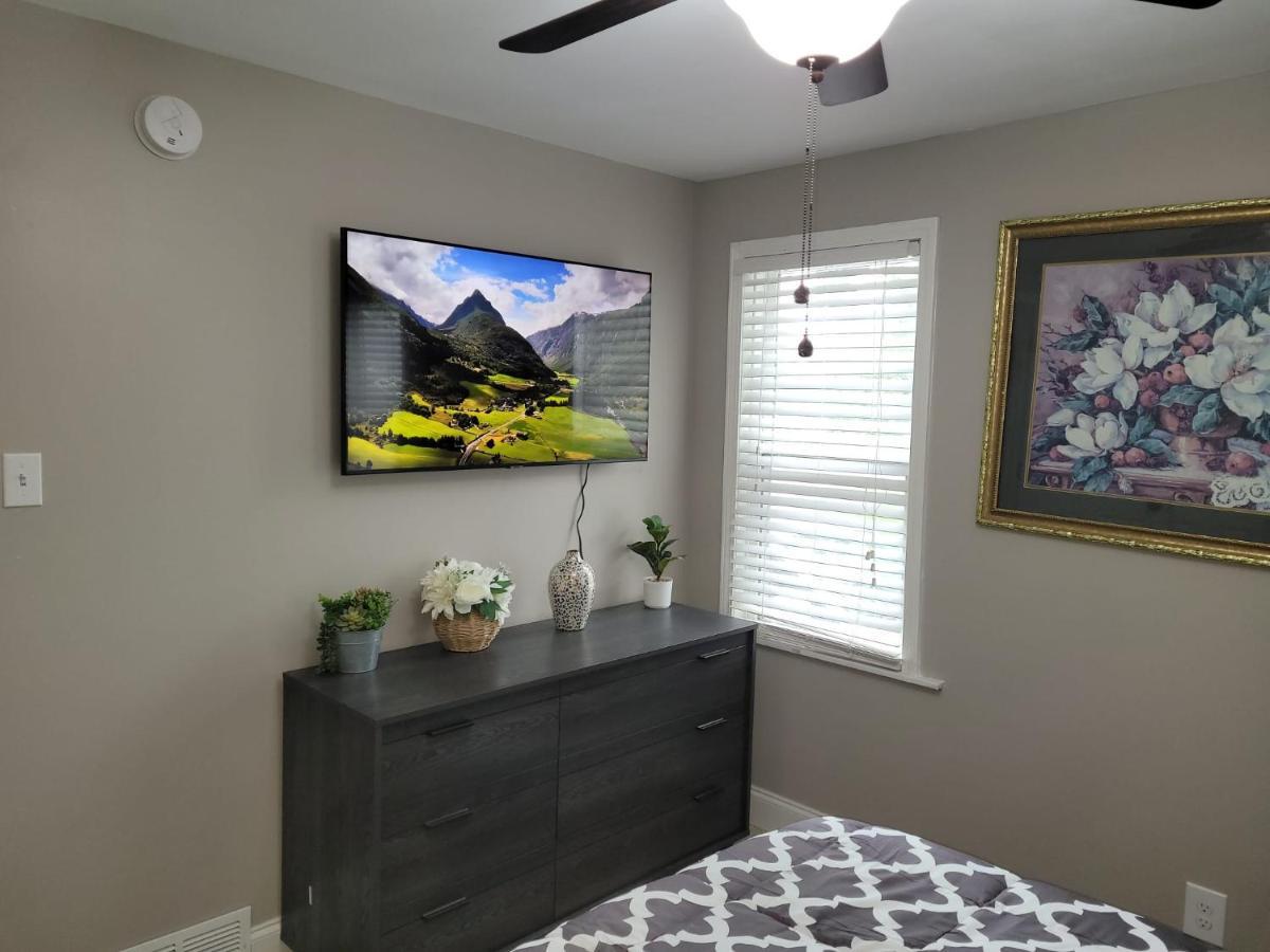 Apartment With Brand New Furniture And Large Parking West Seneca Kültér fotó
