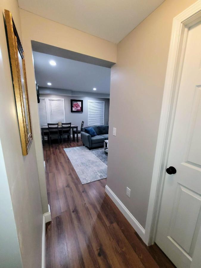 Apartment With Brand New Furniture And Large Parking West Seneca Kültér fotó
