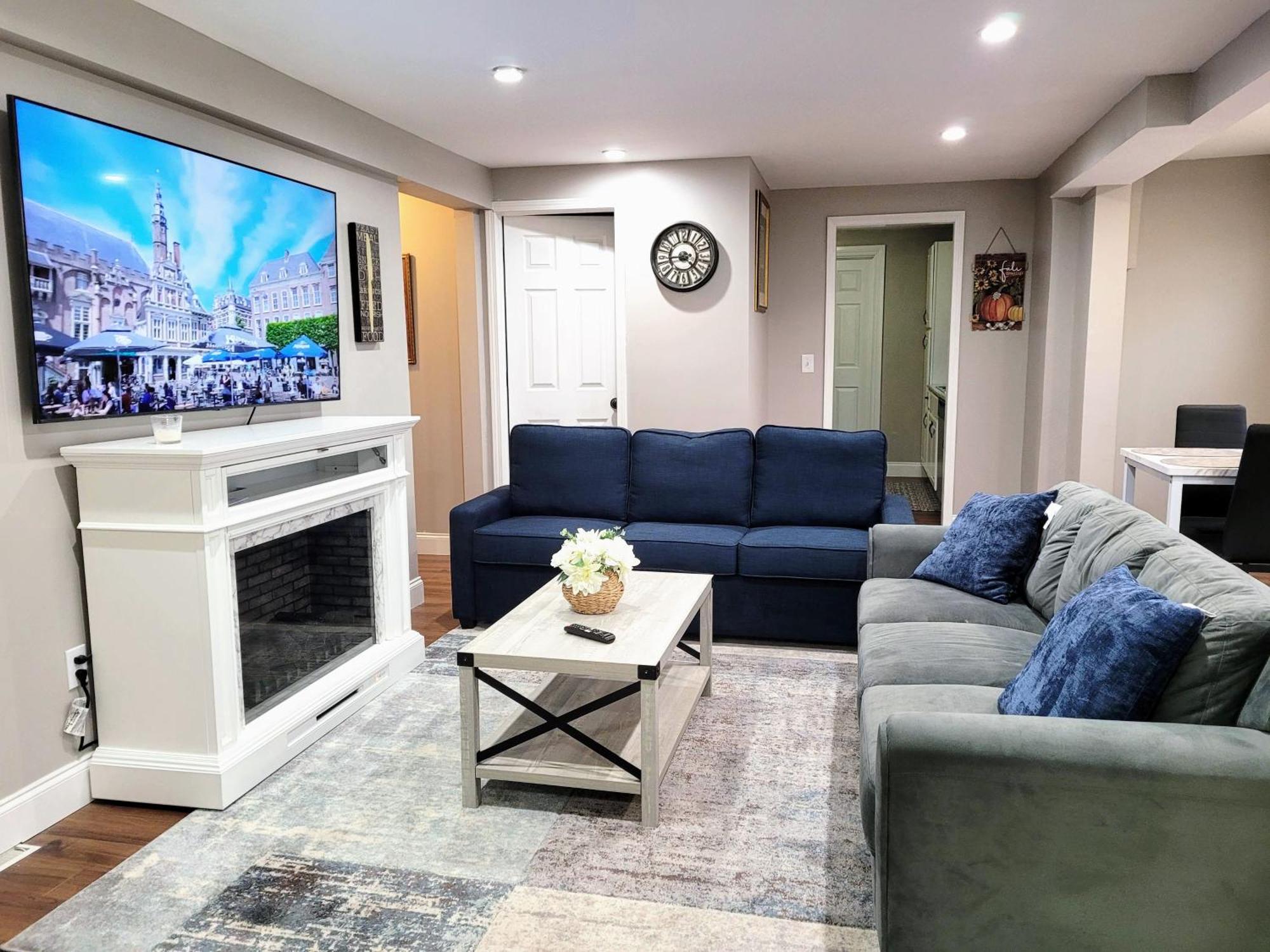 Apartment With Brand New Furniture And Large Parking West Seneca Kültér fotó